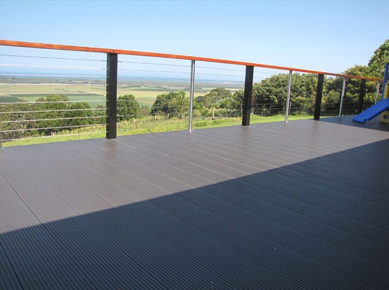 提升户外生活品质的塑木地板十大优势