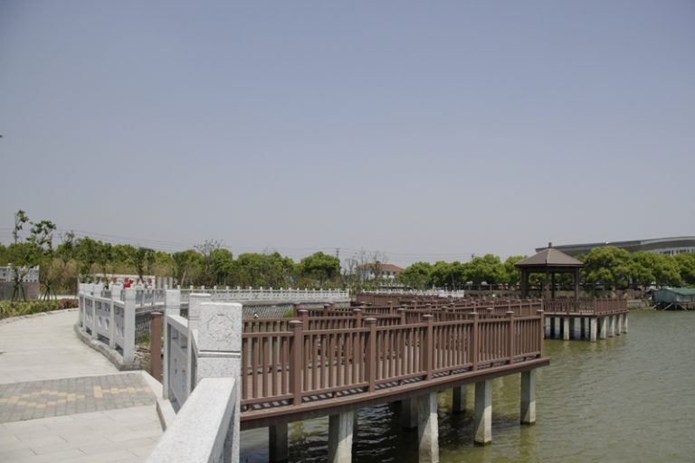 高品质塑木栏杆：经久耐用的户外装饰