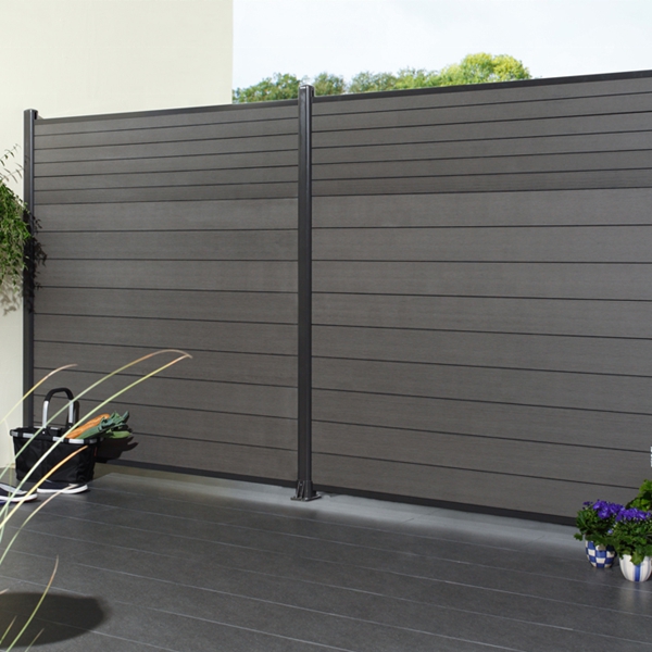 环保耐用：户外塑木围栏的全方位优势