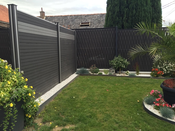 塑木围栏：让庭院边界成为一道风景