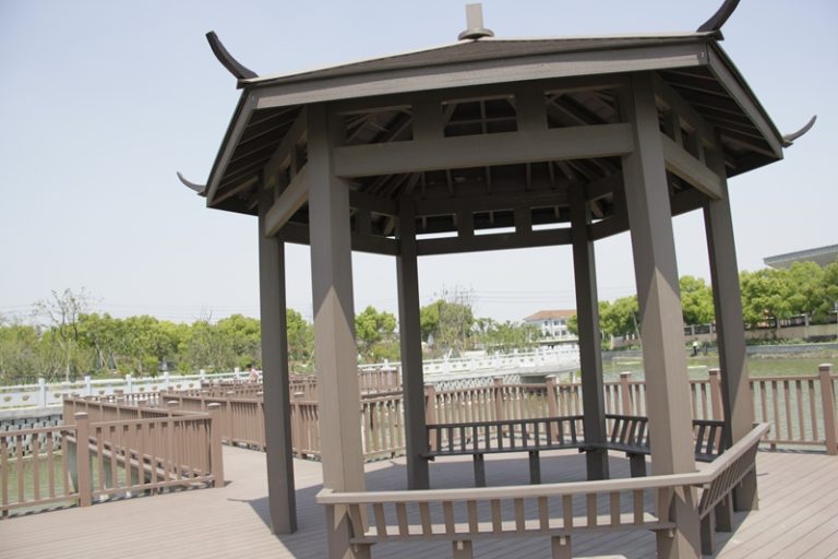 塑木栏杆：打造现代户外空间的理想选择