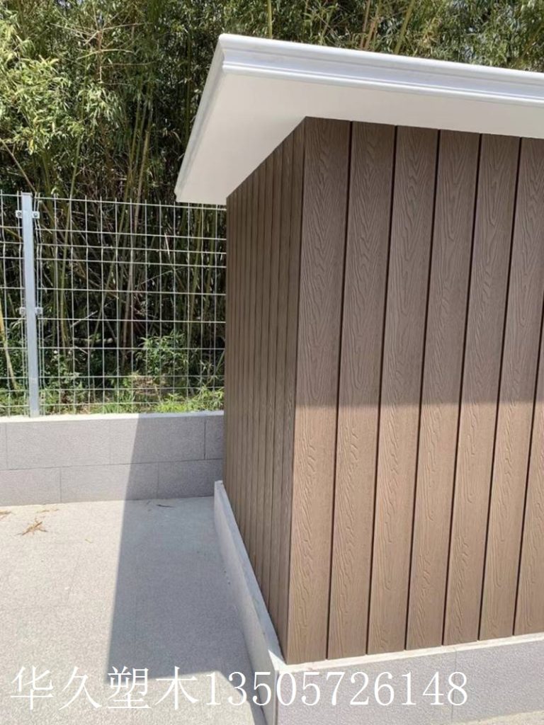 户外塑木墙板 vs 传统木材：性能与美观全面对比