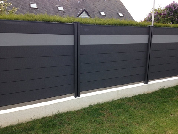 塑木围栏：经久耐用的户外装饰解决方案